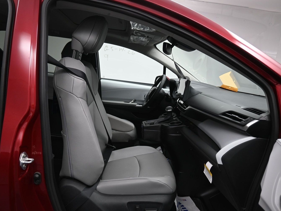 New 2026 Toyota Sienna Hybrid XLE Add - BraunAbility Side Entry Entry In Floor Automatic Ramp