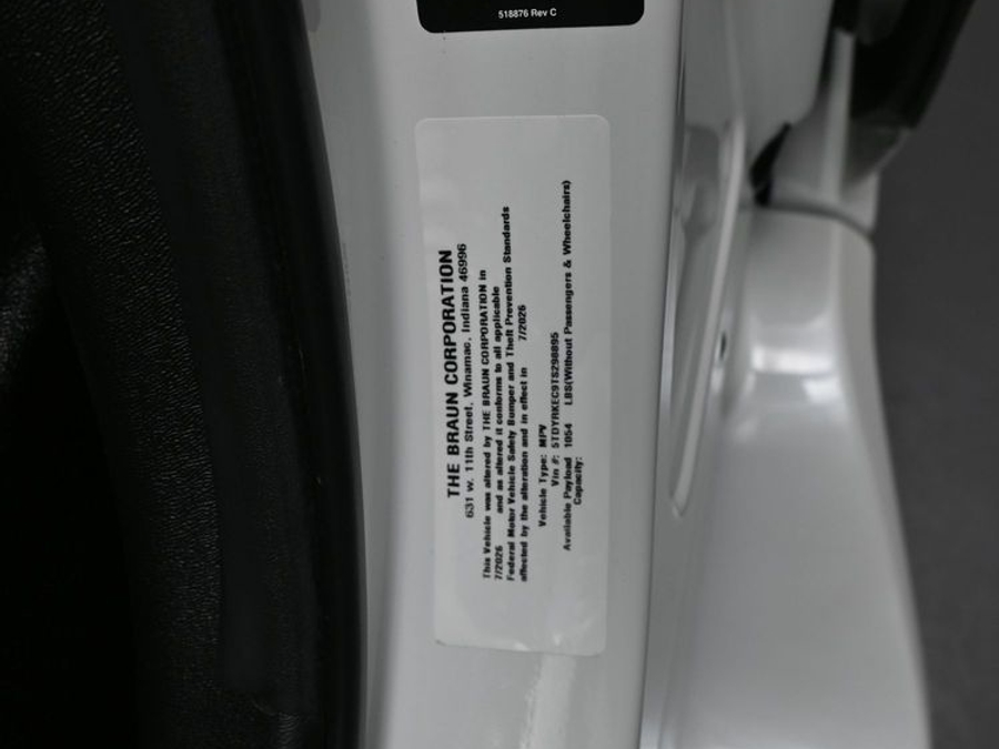 New 2026 Toyota Sienna Hybrid XLE Add - BraunAbility Side Entry In Floor Automatic Ramp