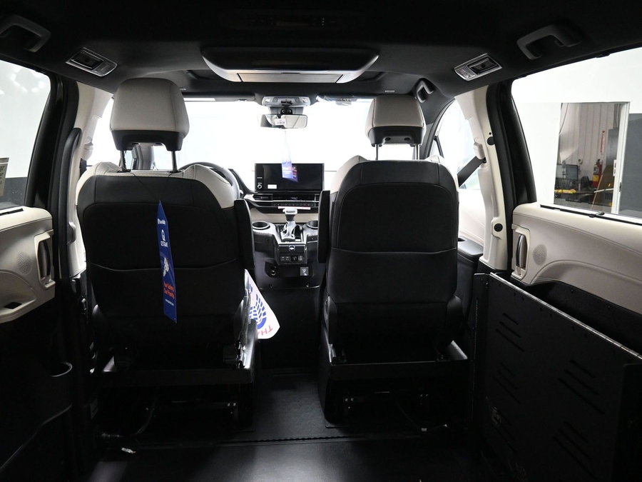 New 2026 Toyota Sienna Hybrid Limited - BraunAbility Side Entry Fold Out Automatic Ramp