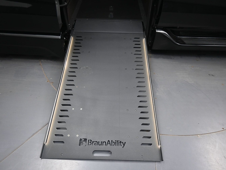 New 2026 Toyota Sienna Hybrid XLE Add - BraunAbility Side Entry In Floor Automatic Ramp