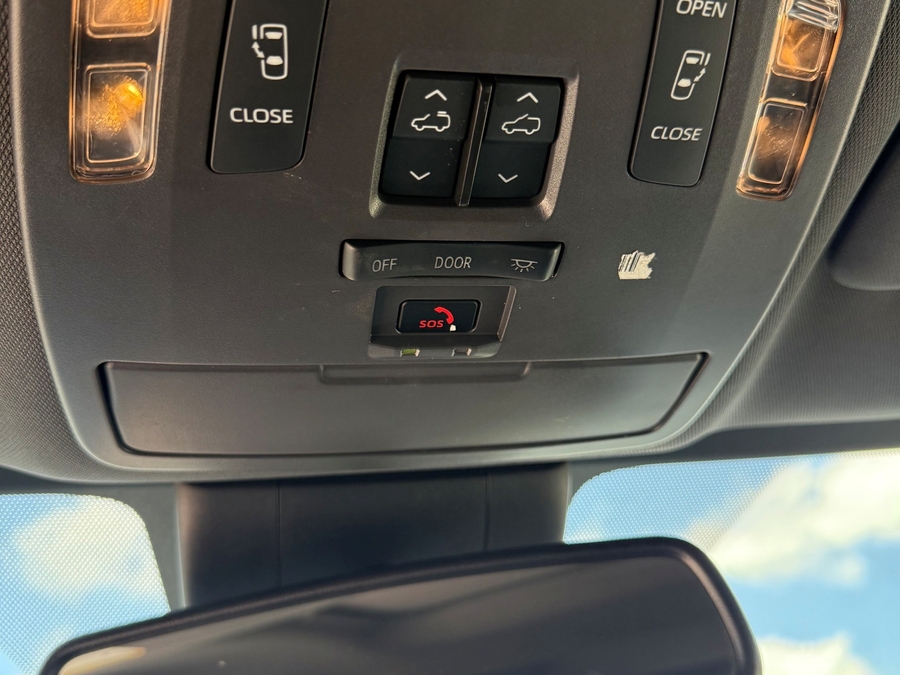 Red Toyota Sienna image number 30