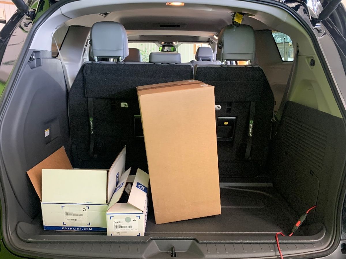 Black Toyota Sienna image number 18