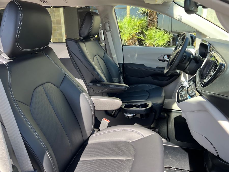 Used 2024 Chrysler Pacifica Touring L Plus - BraunAbility Side Entry Entry Fold Out Automatic Ramp