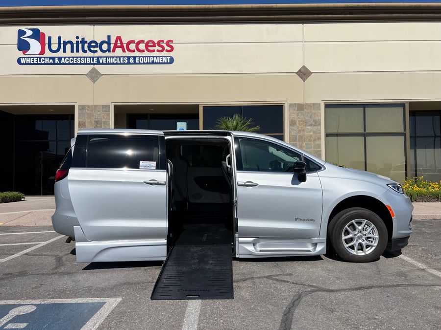 Used 2024 Chrysler Pacifica Touring L Plus - BraunAbility Side Entry Entry Fold Out Automatic Ramp