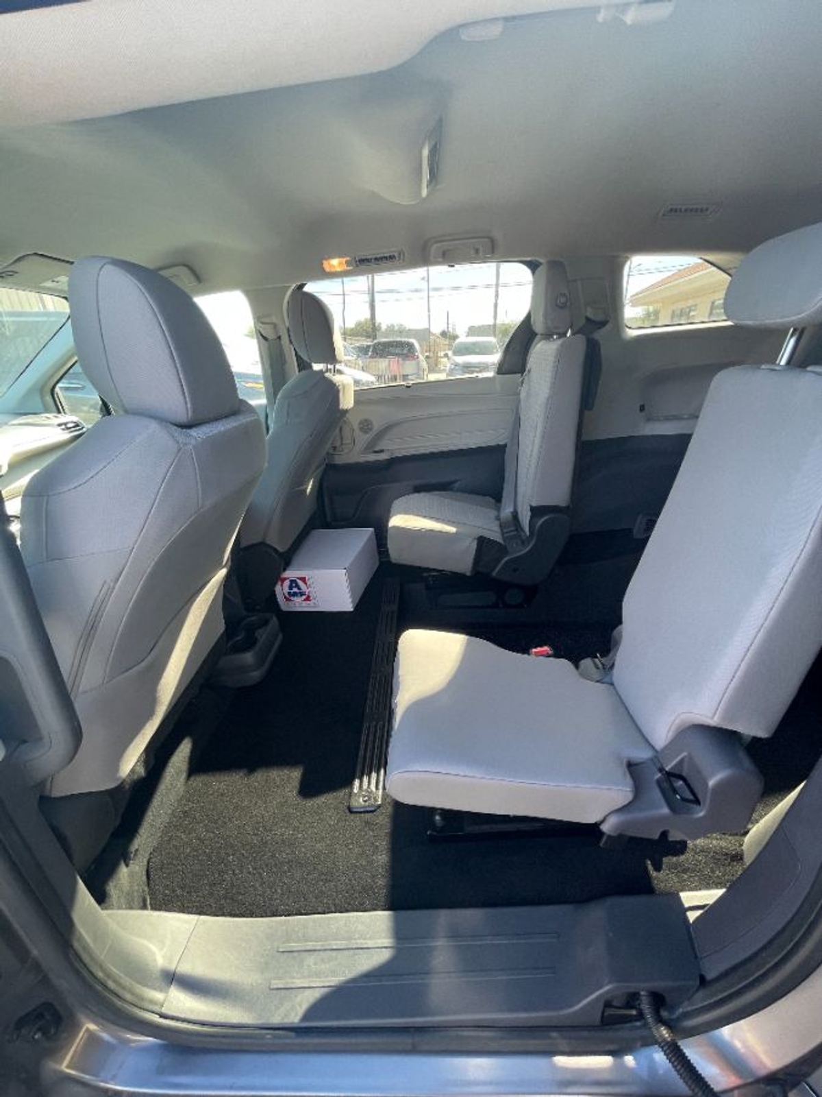 2023 TOYOTA SIENNA - Image 4