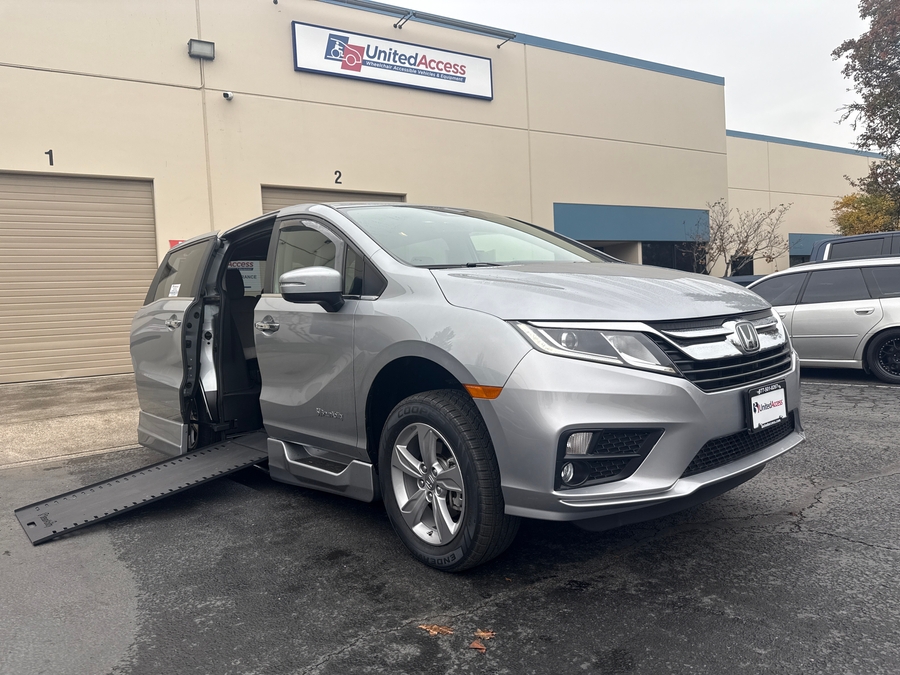 Used 2019 Honda Odyssey EX-L - BraunAbility Side Entry Entry In Floor Automatic Ramp