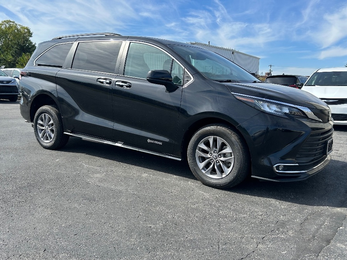 2023 TOYOTA SIENNA - Image 12