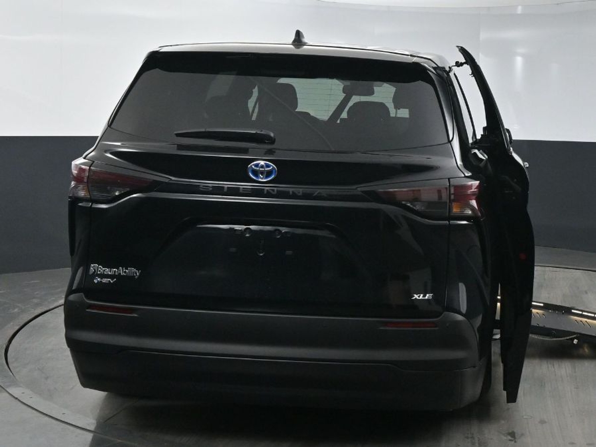 2025 TOYOTA SIENNA - Image 11