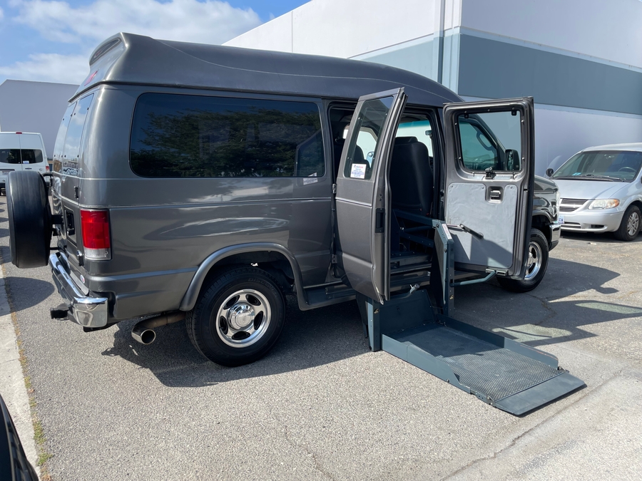 Used 2008 Ford E-Series E250 - OTH Side Entry Entry Lift Automatic Ramp