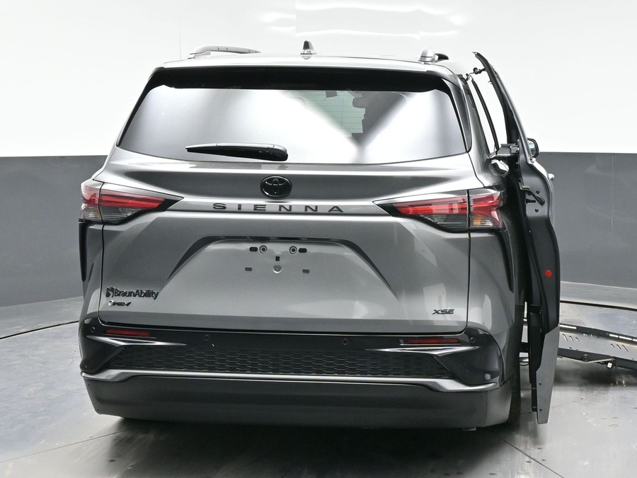 New 2026 Toyota Sienna Hybrid XSE Sport - BraunAbility Side Entry Entry Fold Out Automatic Ramp
