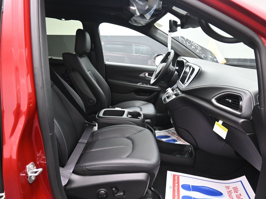 New 2026 Chrysler Pacifica Select Plus - BraunAbility Rear Entry Fold Out Manual Ramp