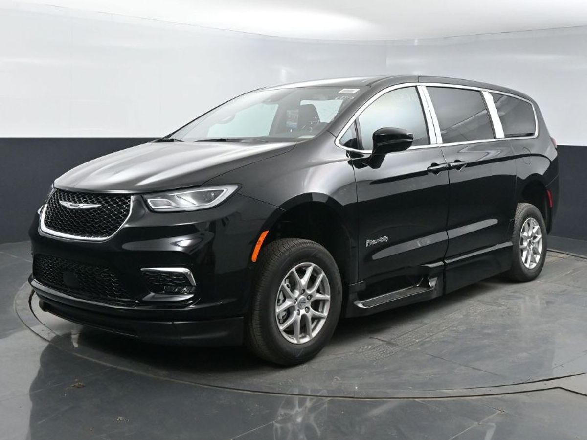 2025 CHRYSLER PACIFICA - Image 20