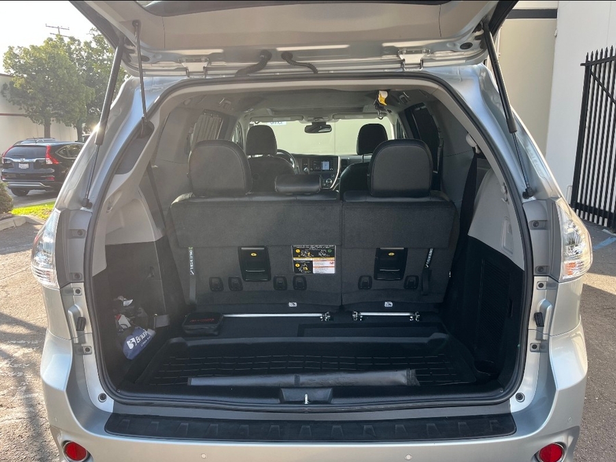 Used 2019 Toyota Sienna XLE Base - BraunAbility Side Entry Entry In Floor Automatic Ramp