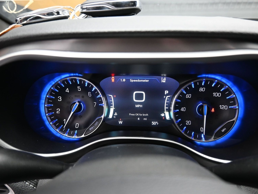 White Chrysler Pacifica image number 15