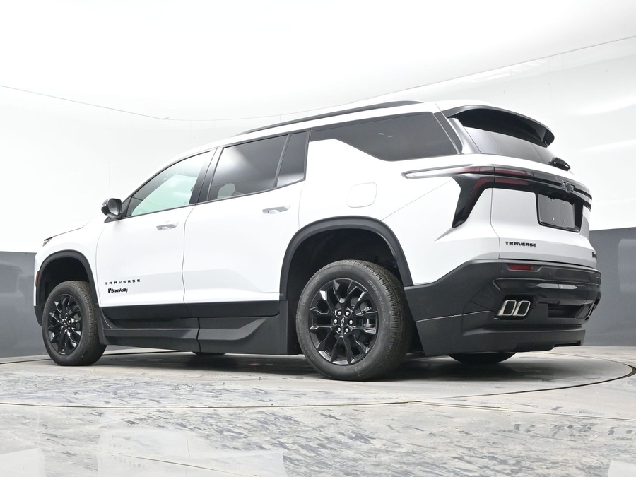 New 2025 Chevrolet Traverse 1LT Midnight - BraunAbility Side Entry Entry In Floor Automatic Ramp