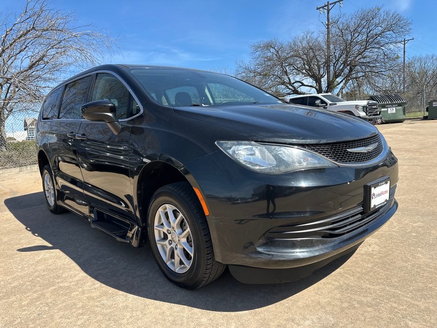 Used 2017 Chrysler Pacifica Touring - ROLLX  Entry  Ramp