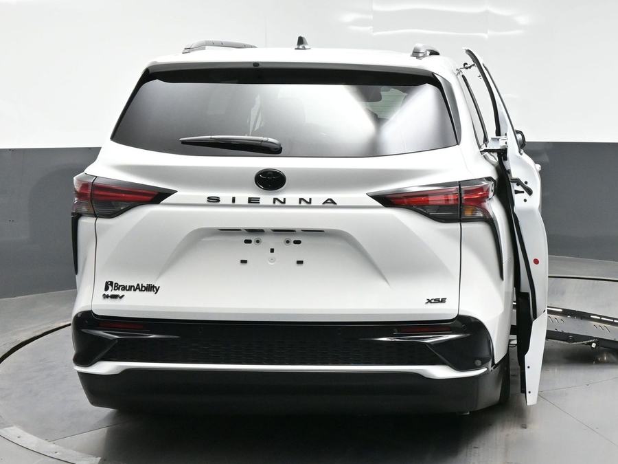 New 2026 Toyota Sienna Hybrid XSE Sport - BraunAbility Side Entry Entry Fold Out Automatic Ramp