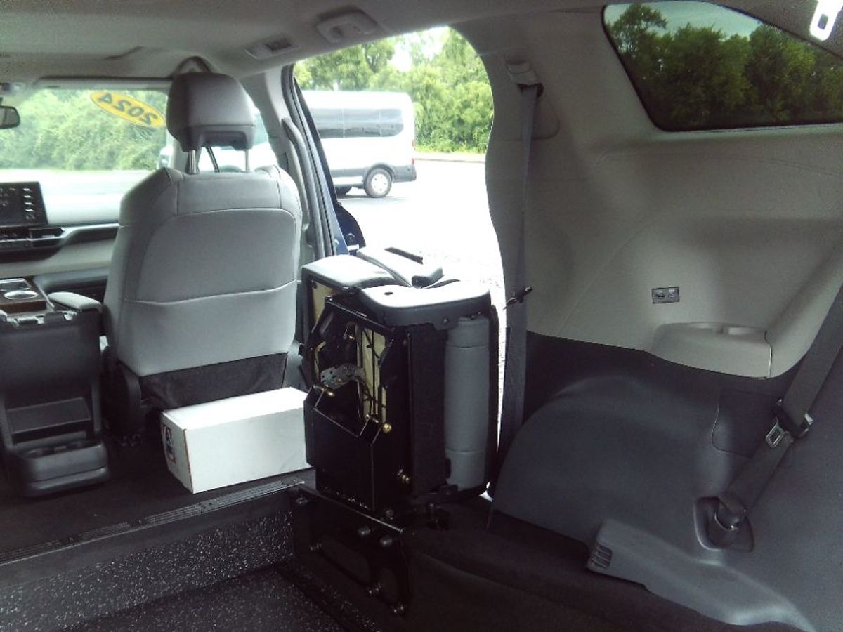 2024 TOYOTA SIENNA - Image 18