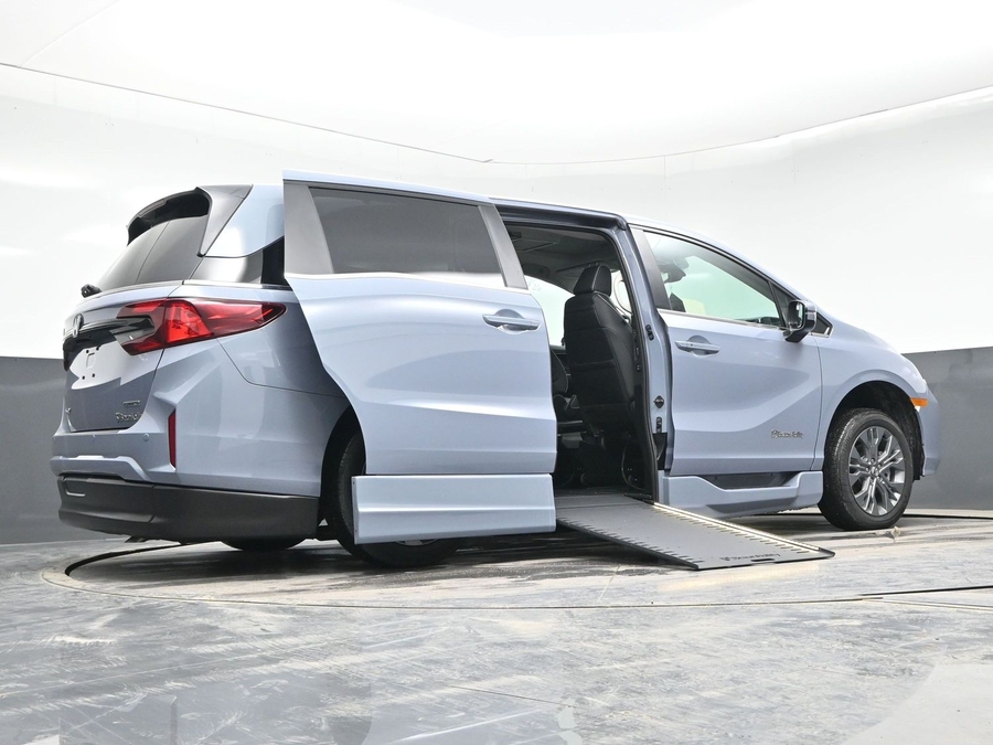 New 2026 Honda Odyssey Touring - BraunAbility Side Entry In Floor Automatic Ramp