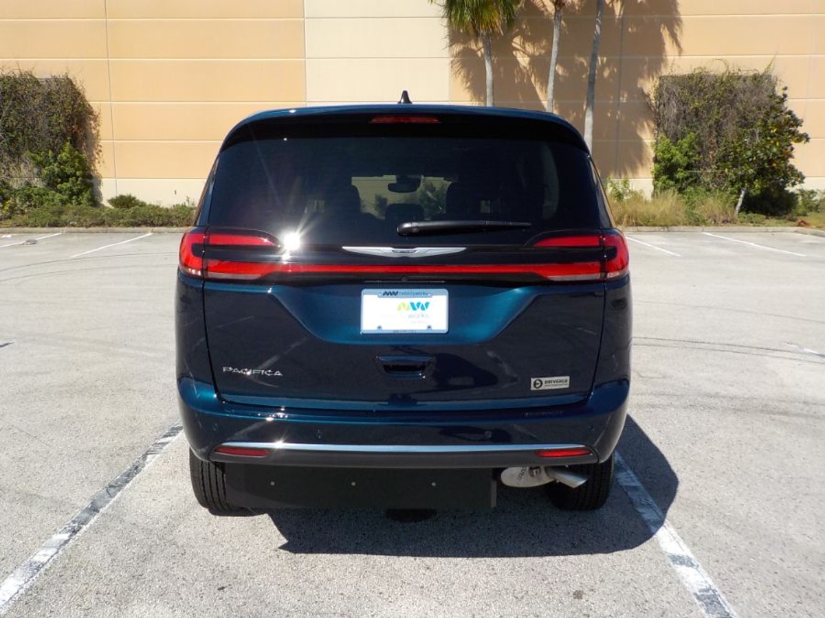 2024 CHRYSLER PACIFICA - Image 25