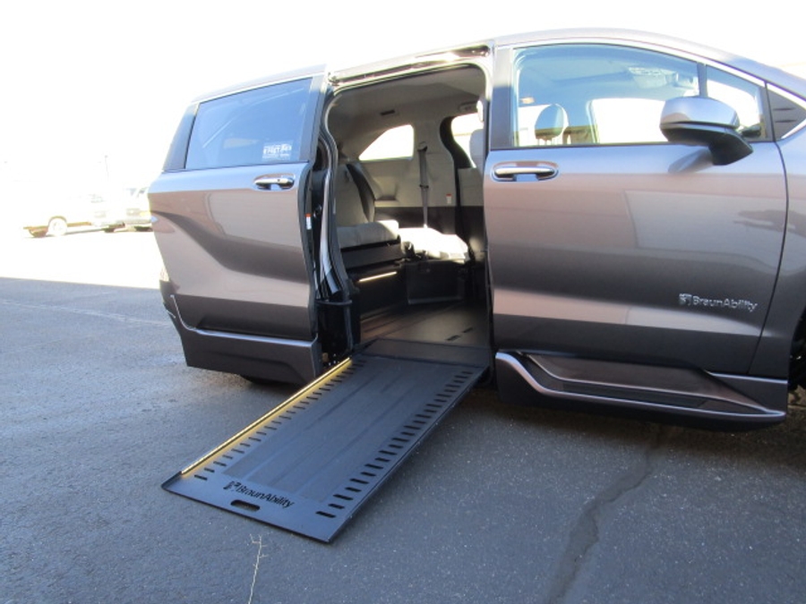 Used 2024 Toyota Sienna Hybrid XLE Base - BraunAbility Side Entry Entry In Floor Automatic Ramp