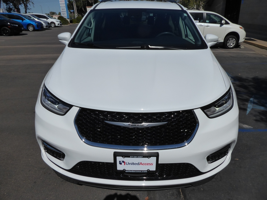 Used 2022 Chrysler Pacifica Touring L - BraunAbility Side Entry Fold Out Automatic Ramp