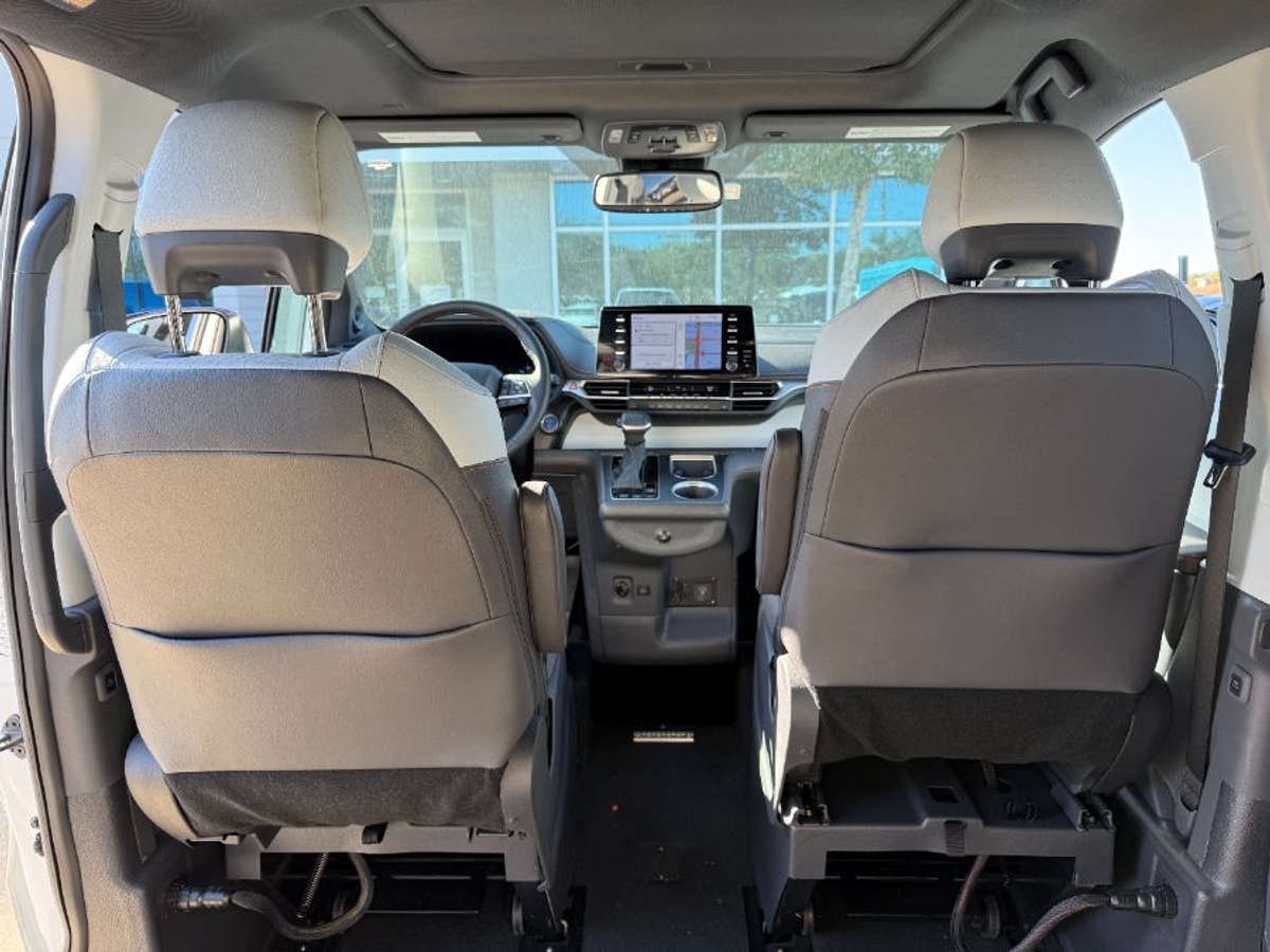 2023 TOYOTA SIENNA - Image 13