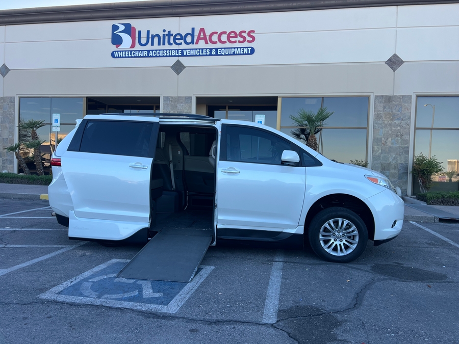 Used 2015 Toyota Sienna XLE Premium - VMI Side Entry Entry In Floor Automatic Ramp