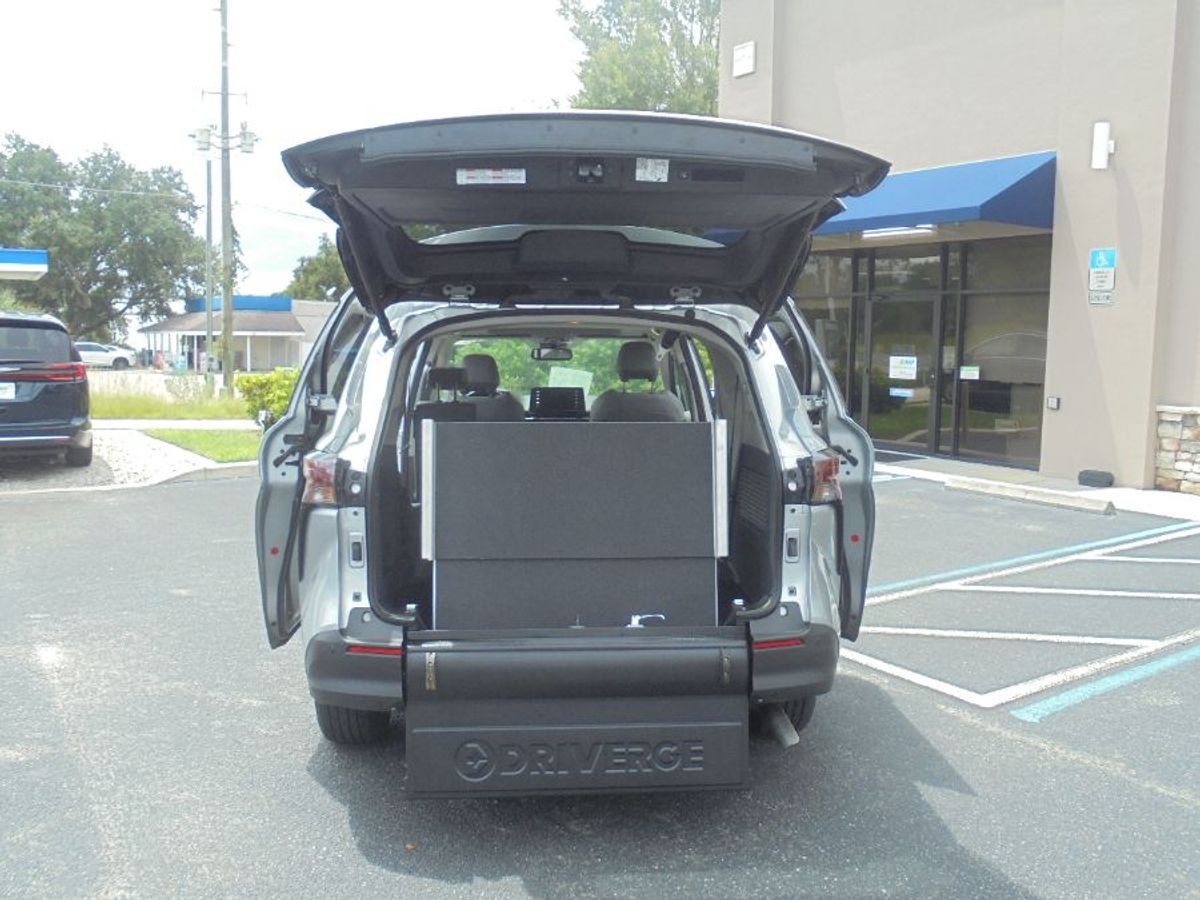 2024 TOYOTA SIENNA - Image 19