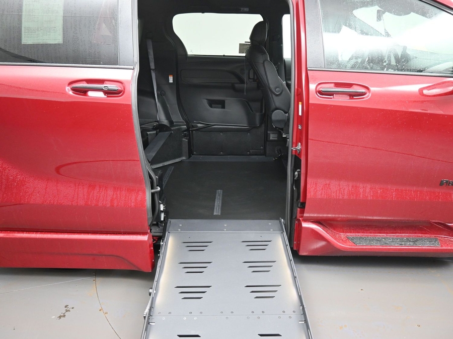 New 2026 Toyota Sienna Hybrid XSE Sport - BraunAbility Side Entry Entry Fold Out Automatic Ramp