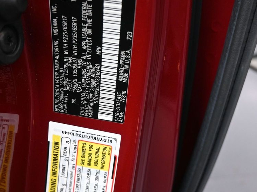 New 2026 Toyota Sienna Hybrid XLE Base - BraunAbility Side Entry In Floor Automatic Ramp