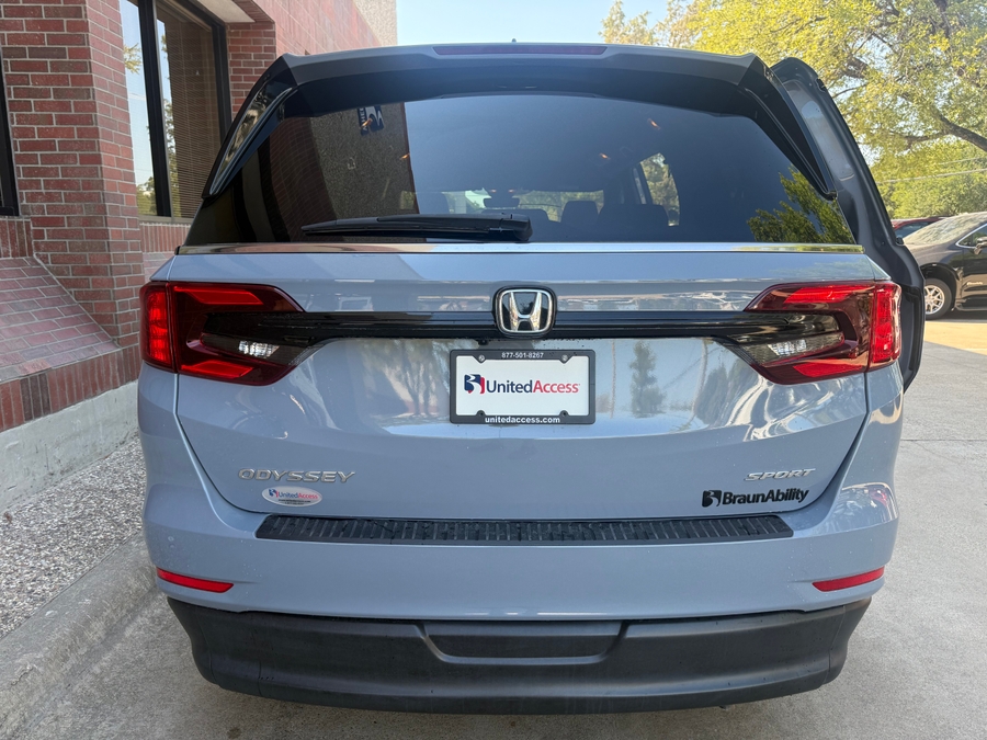 Used 2024 Honda Odyssey Sport - BraunAbility Side Entry In Floor Automatic Ramp