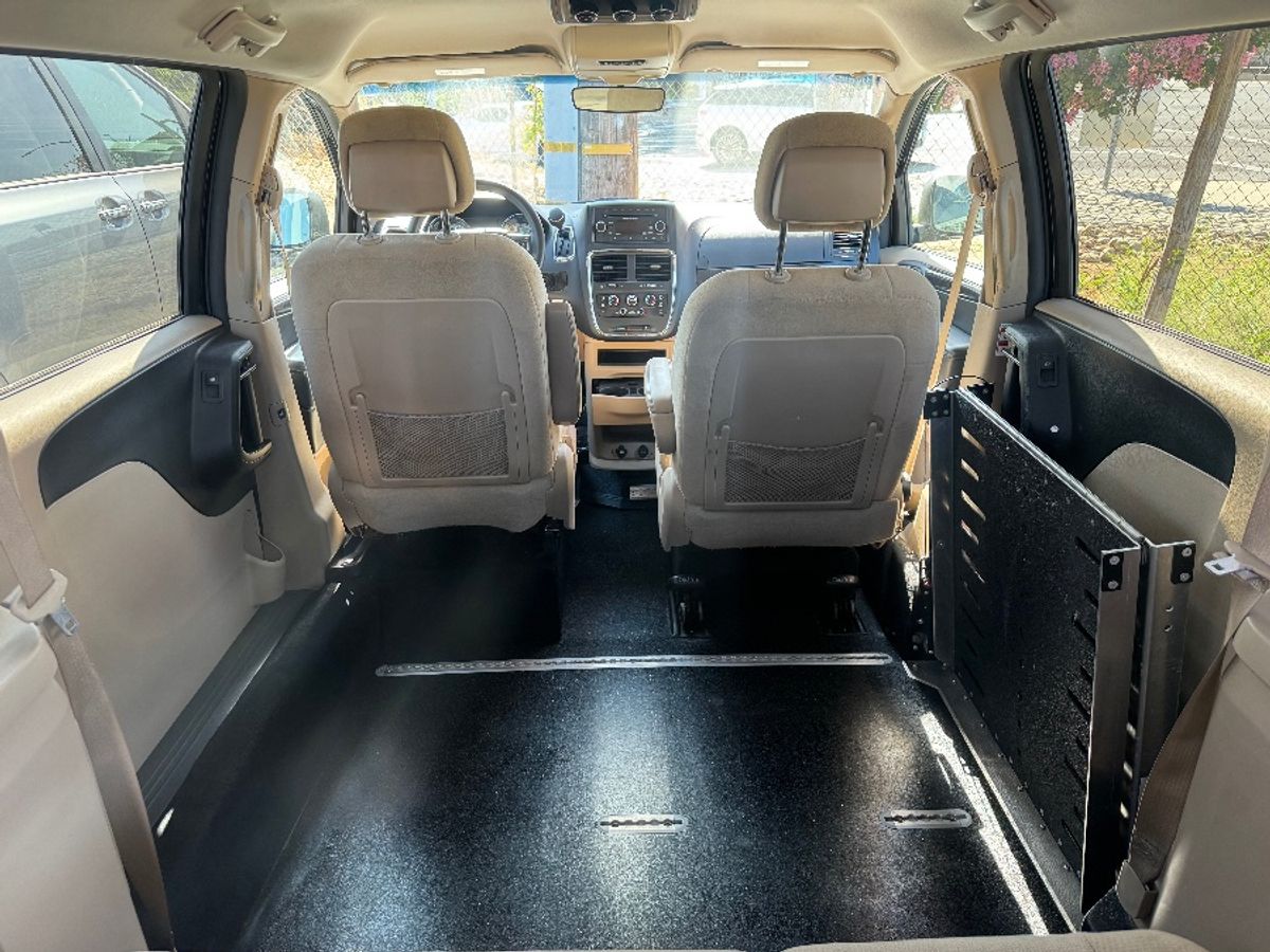 2016 DODGE GRAND CARAVAN - Image 4