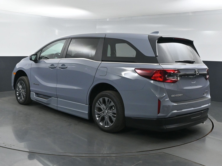 New 2025 Honda Odyssey Touring - BraunAbility Side Entry Entry In Floor Automatic Ramp