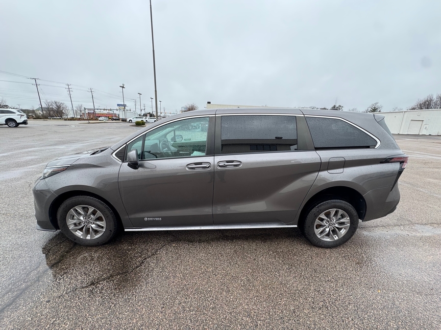 2023 TOYOTA SIENNA - Image 7