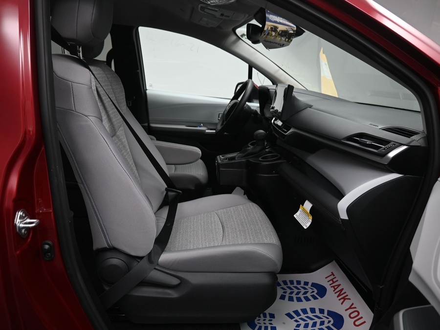 New 2026 Toyota Sienna Hybrid LE - BraunAbility Side Entry In Floor Automatic Ramp