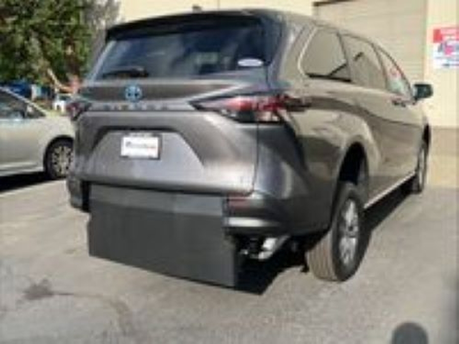 Used 2023 Toyota Sienna Hybrid LE - Vantage Mobility Rear Entry Entry Fold Out Manual Ramp
