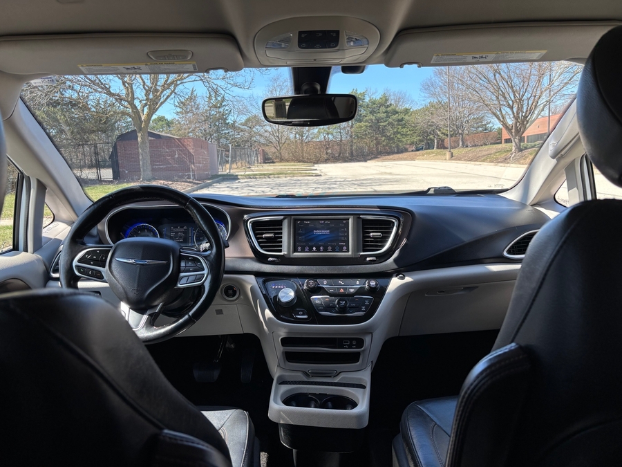 Used 2019 Chrysler Pacifica Touring L - VMI Side Entry Entry In Floor Automatic Ramp