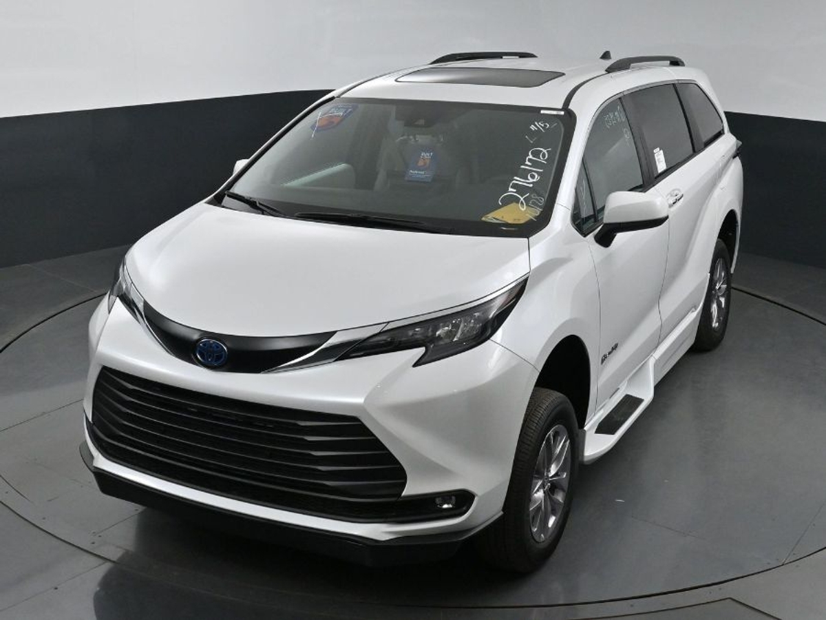 2025 TOYOTA SIENNA - Image 18