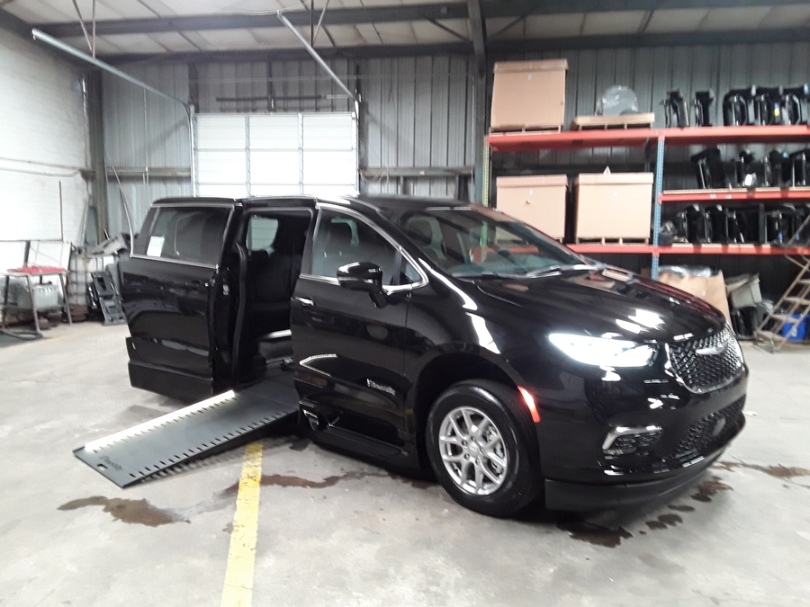 Black Chrysler Pacifica with Side Entry Automatic In Floor ramp