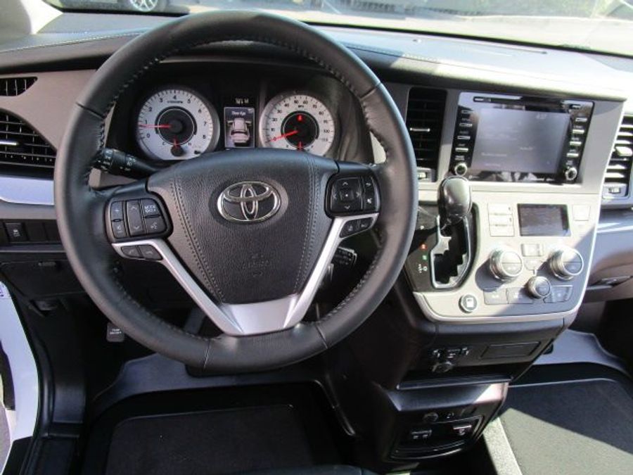 Used 2020 Toyota Sienna SE - BraunAbility Side Entry Entry In Floor Automatic Ramp