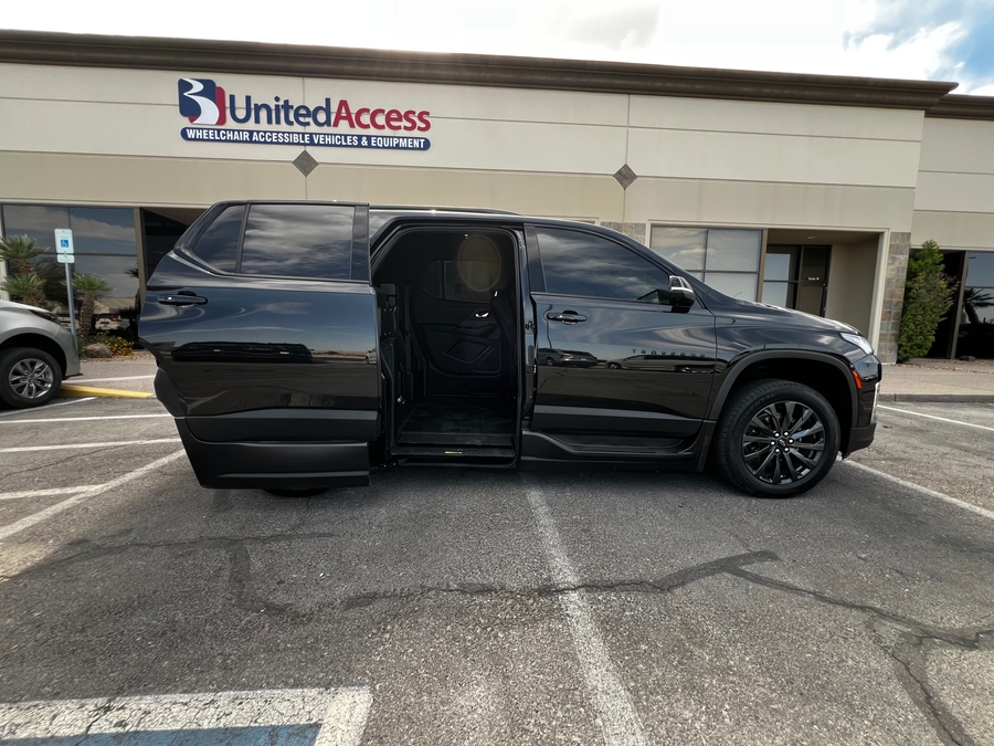 Used 2023 Chevrolet Traverse 2LT - BraunAbility Side Entry Entry In Floor Automatic Ramp