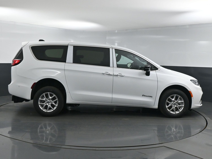 New 2025 Chrysler Pacifica Select Safety - BraunAbility Rear Entry Entry Fold Out Manual Ramp