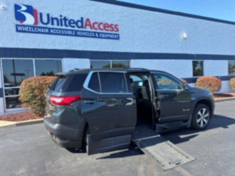 Used 2021 Chevrolet Traverse 3LT - BraunAbility Side Entry In Floor Automatic Ramp