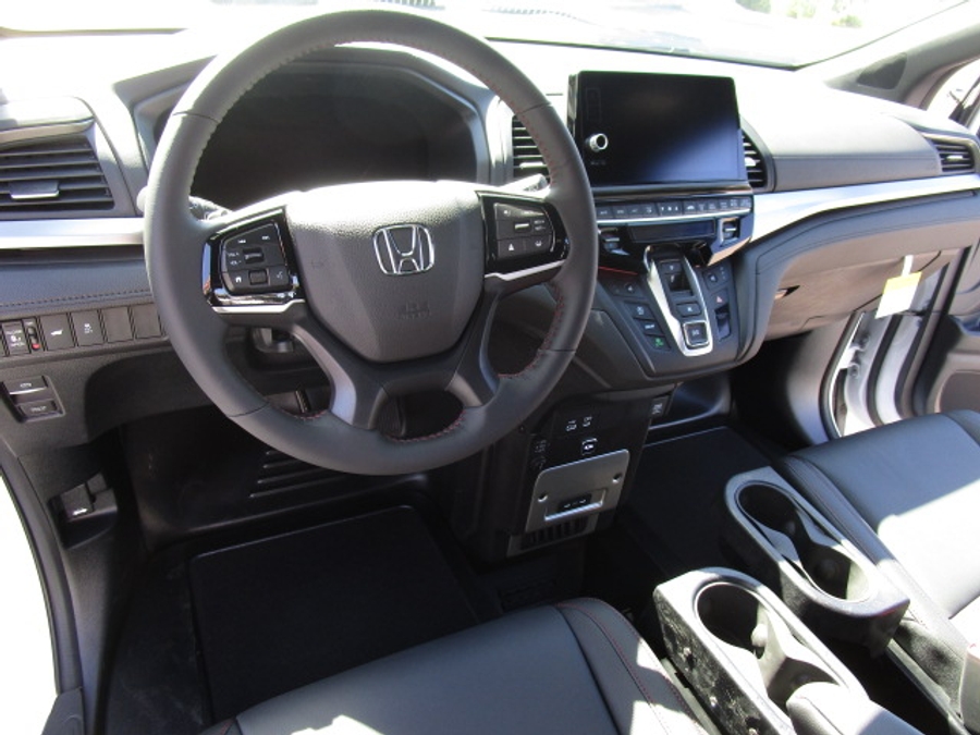 New 2026 Honda Odyssey Sport - BraunAbility Side Entry In Floor Automatic Ramp