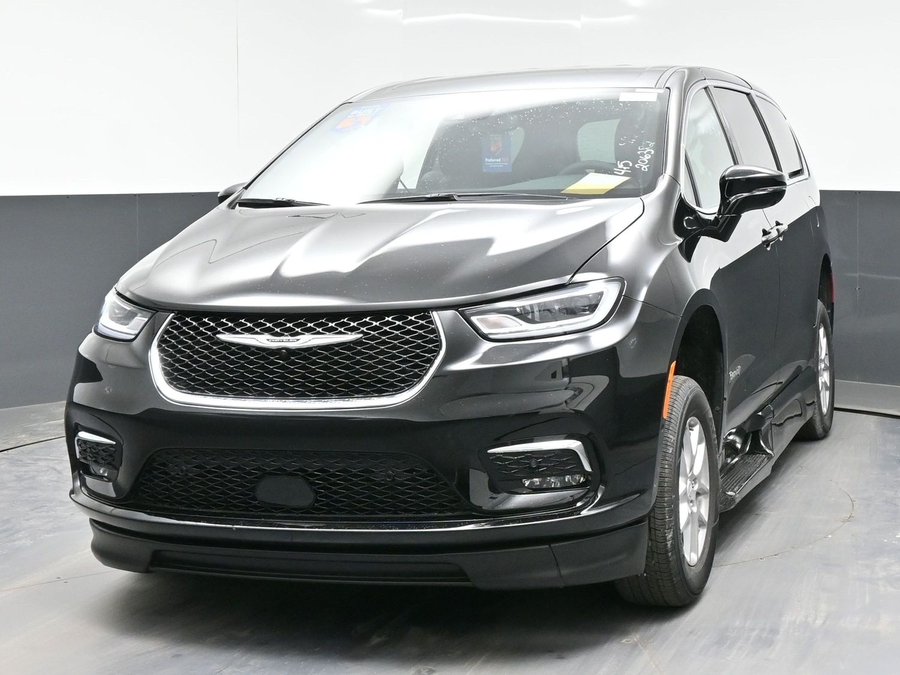 Black Chrysler Pacifica image number 1