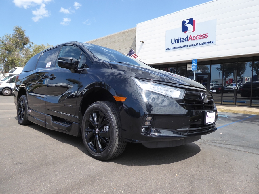 Used 2024 Honda Odyssey Sport - BraunAbility Side Entry In Floor Automatic Ramp