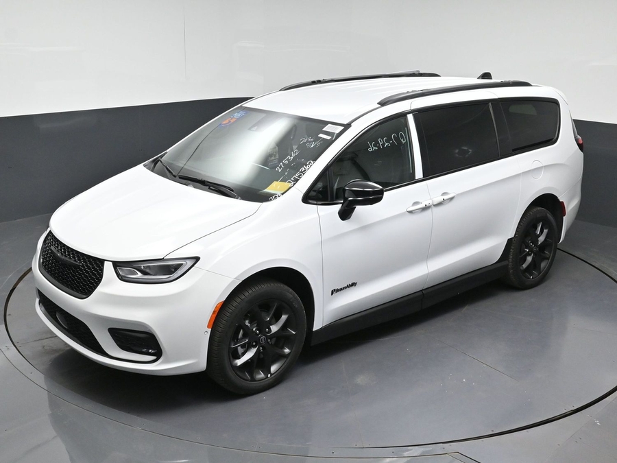New 2026 Chrysler Pacifica Select Sport - BraunAbility Side Entry Fold Out Manual Ramp