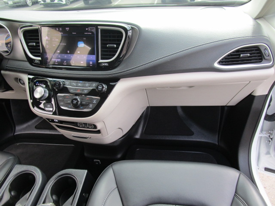 Used 2023 Chrysler Pacifica Touring L Safety - BraunAbility Side Entry Entry In Floor Automatic Ramp