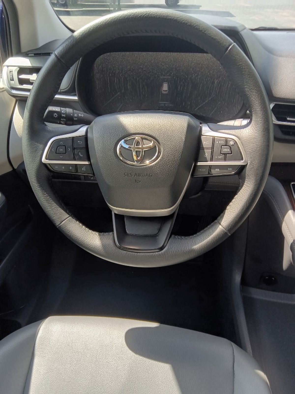 2024 TOYOTA SIENNA - Image 1